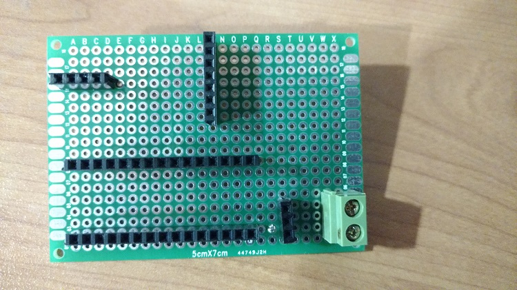 Parte superior de la PCB del módulo de detección sin componentes conectados