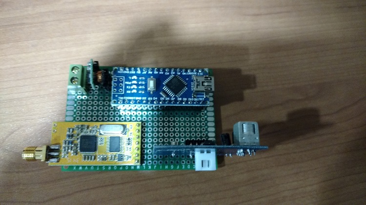 Top of the PCB detection module with connected components