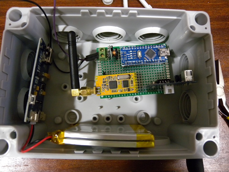 Detection module inside his waterproof case